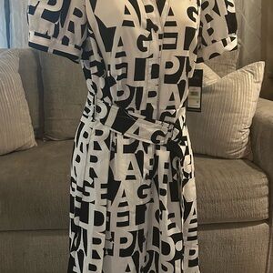 Black and White Short Sleeve Midi Dress size 4